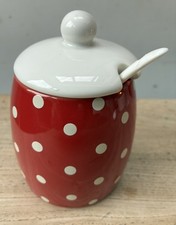 Red slotted lid - slotted, ceramic