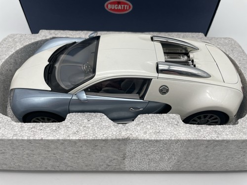 Autoart diecast replica - 1:18,