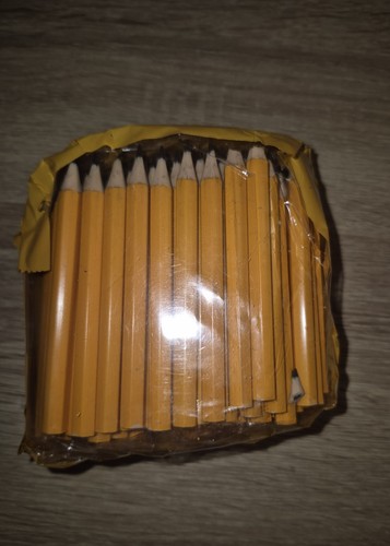 Joblot 120 small pencils - small, new