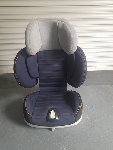 Halfords essentials car seat - car,