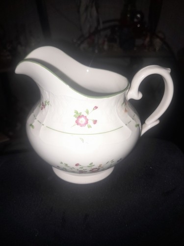 Royal doulton milk jug - doulton,