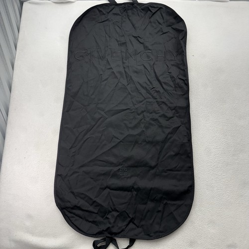 Givenchy black embossed logo - black,