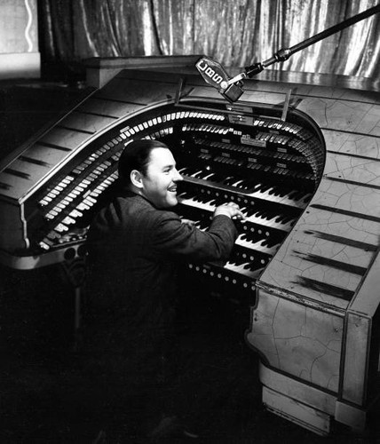 Gaylord carter the radio - gaylord,