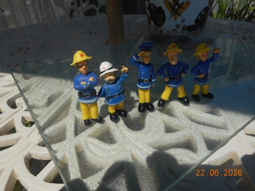 Five smaller figures - five, of