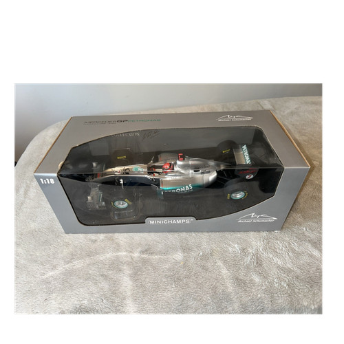Minichamps mercedes gp - 1:18,