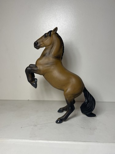 Custom breyer stablemate model - breyer,