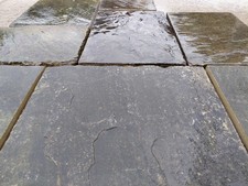 Original Weatherd Reclaimed Yorkstone Paving Finest Quality 25/45mm In Thickness