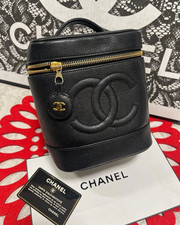 CHANEL Vanity Bag Caviar Skin