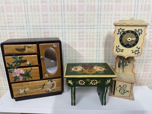 Vintage dollhouse larger - larger, scale