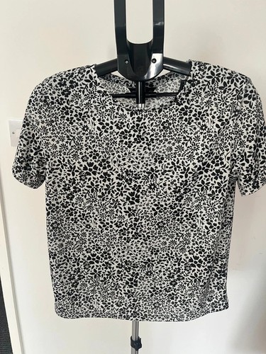 Black white ditsy floral - white,