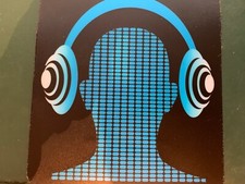 BLUE HEADPHONES    FLASHING T