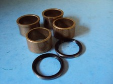 TRIUMPH FORK BUSH & SEAL KIT