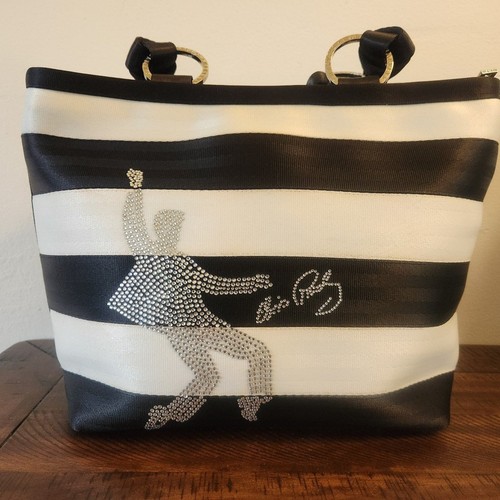 Elvis harveys seatbelt bag