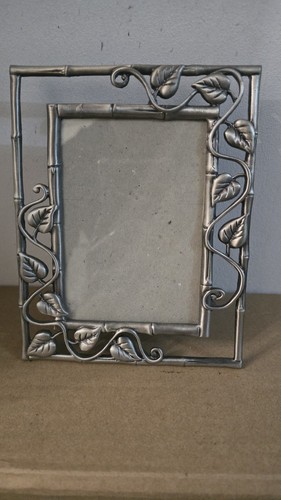 Vintage pewter silver toned - /,