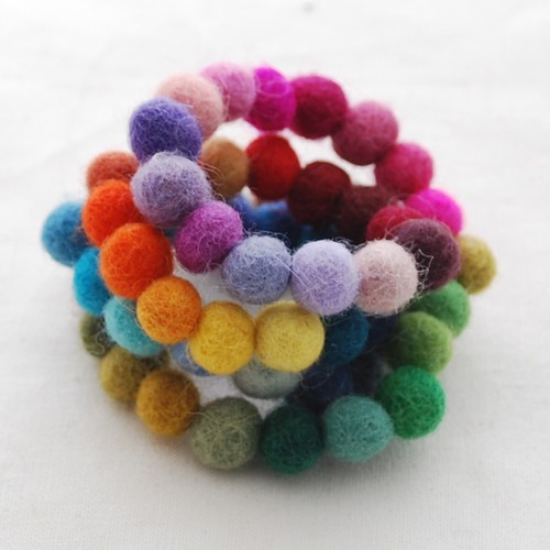 100 wool felt balls 1 - 100%,