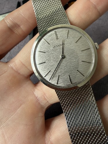 Juvenia integrated bracelet