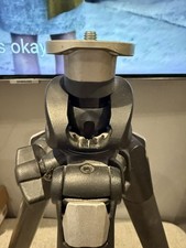  Manfrotto 055XPROB tripod