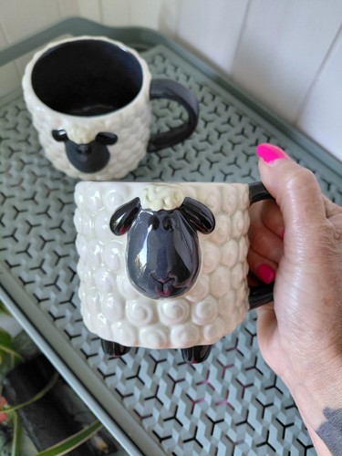 Nutmeg stoneware white sheep - nutmeg,