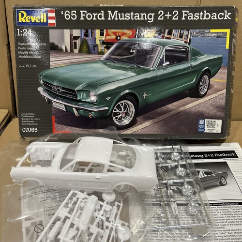 Revell 1965 ford mustang 2 - -,