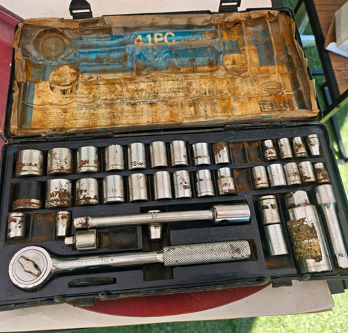 Vintage tools original box - in,