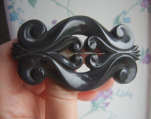 Huge victorian hand - huge, 3.25"