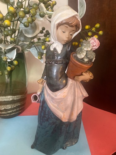 Lladro gres figure - 13",