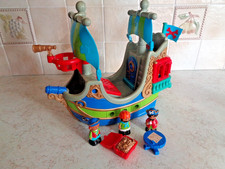 Early Learning Centre Happyland Pirate Ship  + Figures in good clean condition