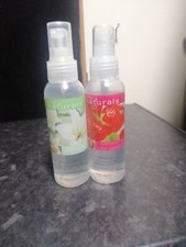 AVON NATURALS Scented Spritz