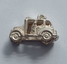 1960s-80s VINTAGE SILVER BRACELET CHARM LONDON TAXI BLACK TAXI CAB  CH1-2