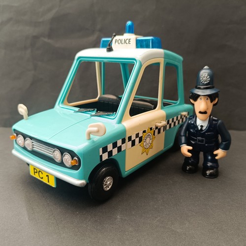 Postman pat police car - police,