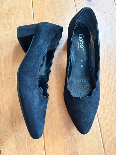 Vgc black suede - black, comfort