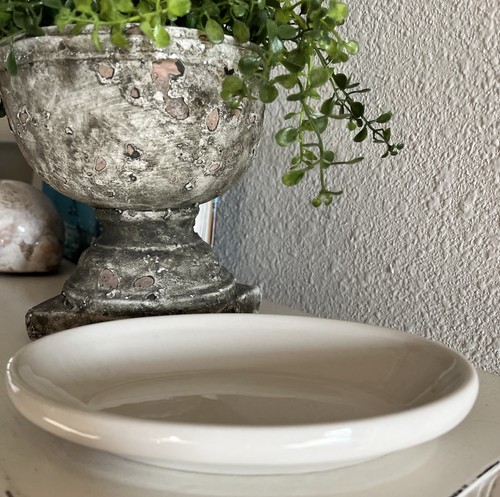 French farmhouse white - white, oval