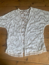 BNWOT Ladies Lace Long Sleeved