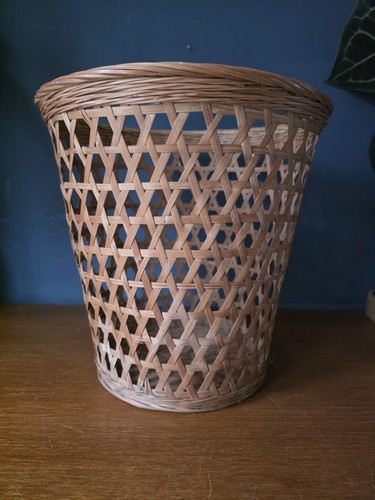 Retro waste paper - retro,