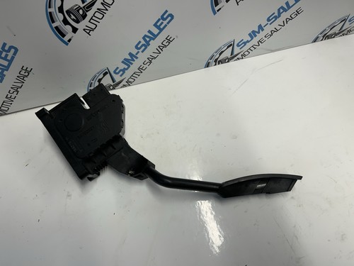 Vauxhall corsa accelerator - d,