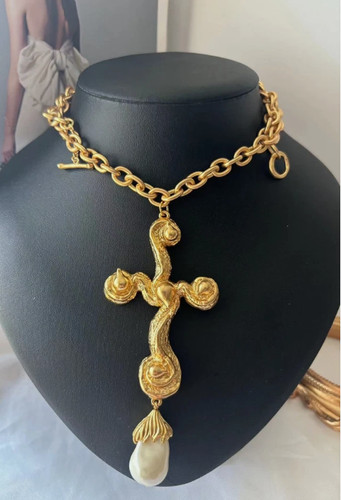 New schiaparelli exquisite - new,