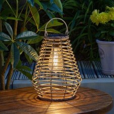 Beautiful Maris Garden Light