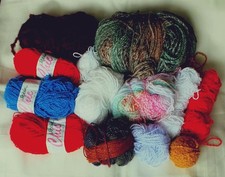 JOB LOT OF LEFTOVER SPECIAL FINISH KNITTING WOOL SOME BOUCLE/SOME SHADED ETC