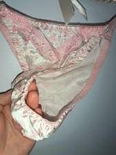 Womens  white Floral Thong