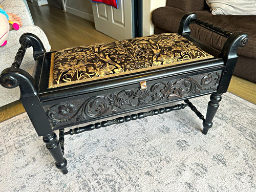Victorian black gold - gold, floral