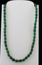 BEAUTIFUL BNWOT VINTAGE STYLED SAME SIZED EMERALD GREEN OVID GLASS NECKLACE