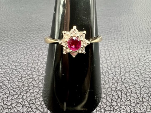 Vintage 9ct yellow gold - yellow, ruby