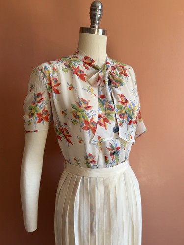1940s 30s floral daffodil - 1940s,
