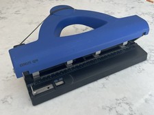 Esselte Q30 Heavy Duty Adjustable 4 Hole Punch