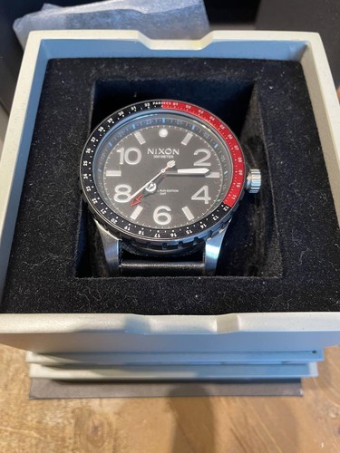 Nixon star wars - star,