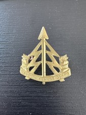 RECONNAISSANCE CORPS CAP BADGE IN BRASS ON LUGS ORIGINAL WW2 067