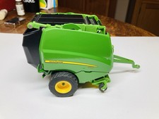 Siku John Deere 990 Round Baler Model  1:32 