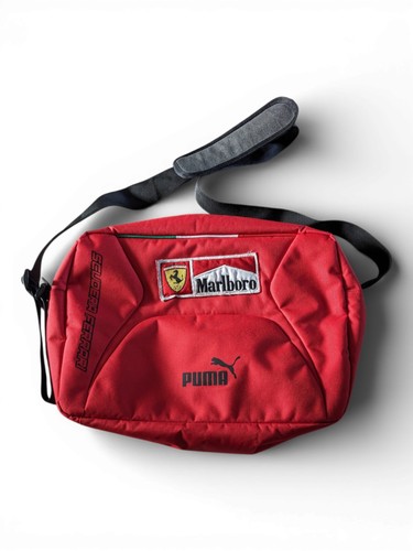 Ferrari team issue - -,
