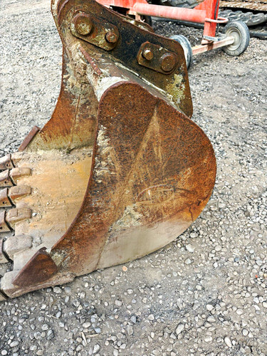 Universal excavator tooth - excavator,
