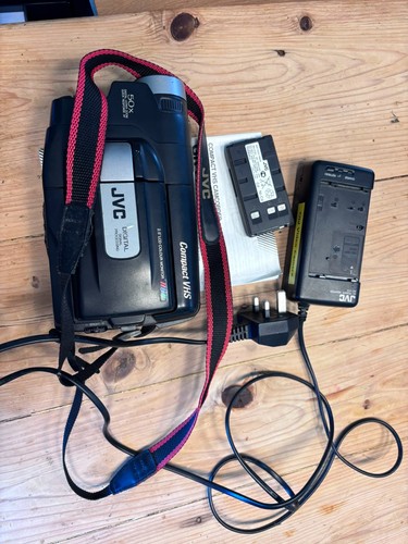 Jvc compact vhs camcorder - jvc,